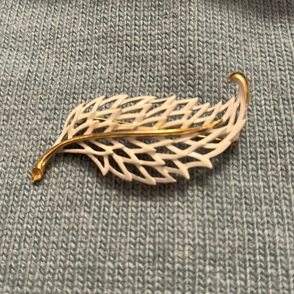 Vintage Monet white enamel and gold pin brooch